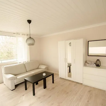 Joel Living * Hanovre